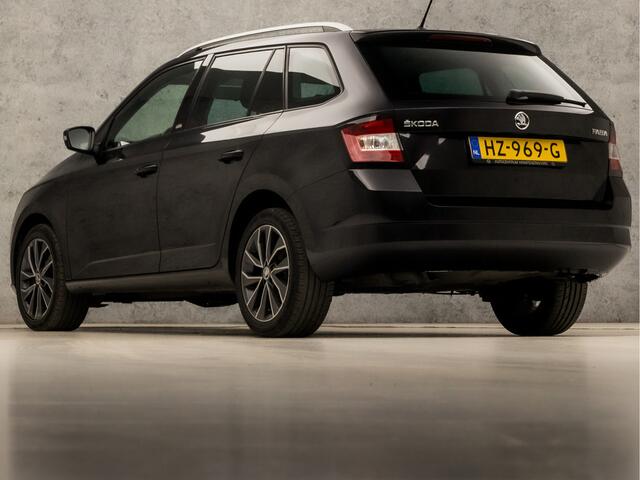 Skoda FABIA Combi 1.2 TSI Sport (APPLE CARPLAY, NAVIGATIE, STOELVERWARMING, CRUISE, SPORTSTOELEN, PARKEERSENSOREN, GETINT GLAS, NIEUWE APK, NIEUWSTAAT)