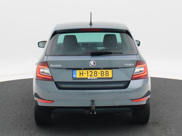 Skoda FABIA 1.0 TSi Business Edition | Trekhaak | Cruise Control | Parkeersensoren | Navigatiesysteem | Airco | Bluetooth | 16 Inch