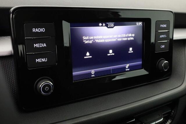 Skoda FABIA 1.0 MPI 80 pk Ambition | LED koplampen | Parkeersensoren achter | Navigatie via Apple Carplay / Android Auto | Cruise Control Adaptief | Airconditioning