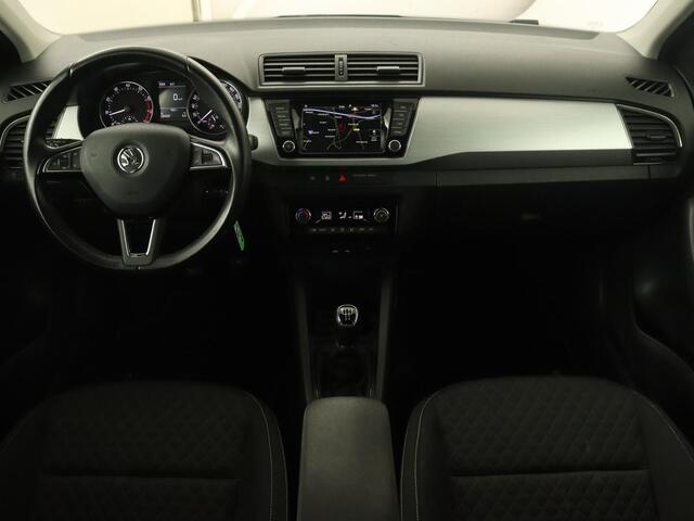 Skoda FABIA 1.2 TSI Drive | Climate control | DAB | Cruise control | Navigatie | Bluetooth | Parkeerhulp | Getint glas | LED