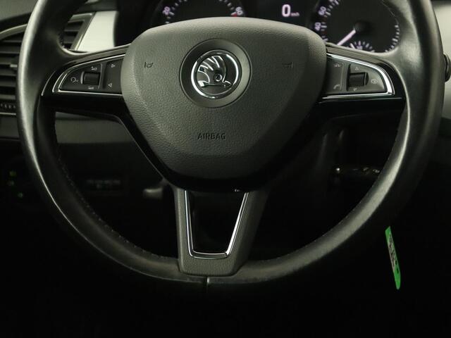 Skoda FABIA 1.2 TSI Drive | Climate control | DAB | Cruise control | Navigatie | Bluetooth | Parkeerhulp | Getint glas | LED