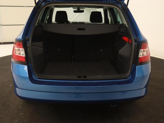Skoda FABIA 1.2 TSI Drive | Climate control | DAB | Cruise control | Navigatie | Bluetooth | Parkeerhulp | Getint glas | LED