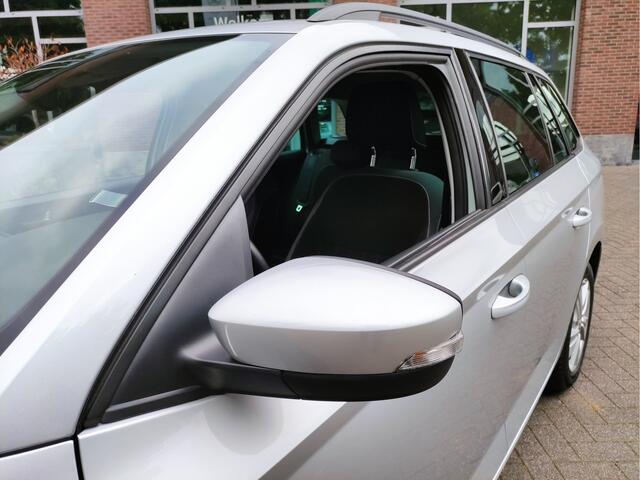 Skoda FABIA Combi 1.0 TSI Style Parkeersensoren V+A - Climatronic - Navigatie - LMV - NL auto