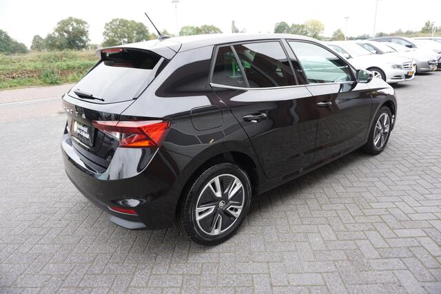 Skoda FABIA 1.0 TSI 110PK AUTOMAAT STYLE JULI 2022 DEALER ONDERHOUDEN CAMERA KEYLESS LED ANDROID-APPLECARPLAY ECC AIRCO CRUISECONTROL PARKEERSENSOREN BLUETOOTH PRIVACYGLAS LANE ASSIST 4X ELECTR.RAMEN-SPIEGELS