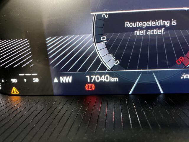 Skoda FABIA 1.0 TSI Business Edition / FABRIEKSGARANTIE TOT 2028/ CRUISE/ KEYLESS/ LED/ DIGITAL DASH/ LEDER STUUR/ CLIMA/ STOEL VERWARM./ PARK. SENSOREN + CAMERA/ SMARTLINK/ 16" LMV