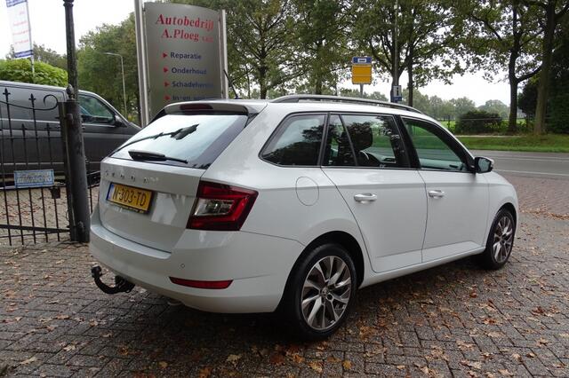 Skoda FABIA 1.0 TSI Bus. Edition Navigatie Trekhaak 1e eig