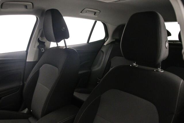 Skoda FABIA Selection 1.0 TSI 115pk DSG Automaat Cruise control, Parkeersensor achter, Stoelverwarming, LED koplampen, App connect, Airco, Stuurwiel verwarmd