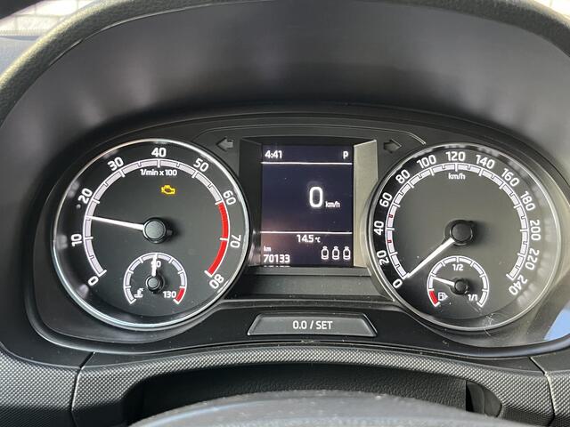 Skoda FABIA 1.0 TSI Ambition | Stoelverwarming | Parkeersensoren | Airco | DAB+ |