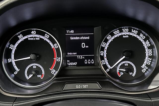 Skoda FABIA 1.0 TSI Ambition | Trekhaak | Apple Carplay | Parkeersensoren | Cruise control