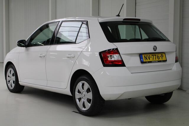 Skoda FABIA 1.0 Ambition Navigatie | Cruise Control | Airco | Leder stuurwiel