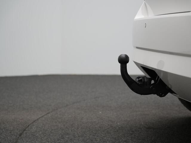 Skoda FABIA 1.0 TSI 95 pk Drive | Panoramadak | Trekhaak | Navigatie | Parkeersensoren achter