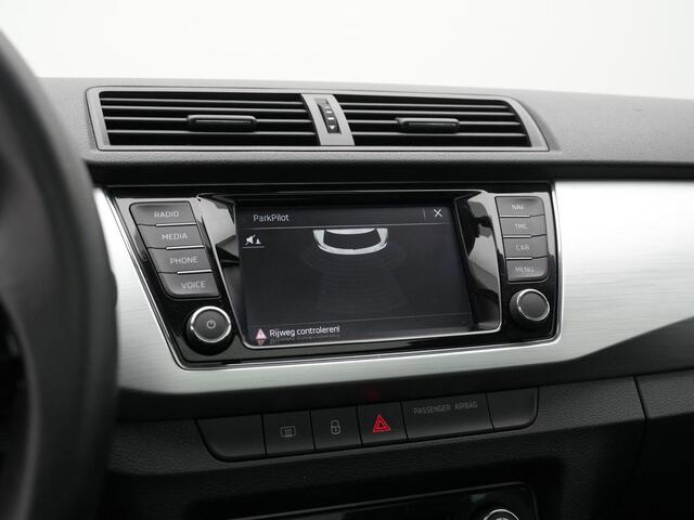 Skoda FABIA 1.0 TSI 95 pk Drive | Panoramadak | Trekhaak | Navigatie | Parkeersensoren achter