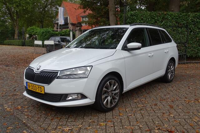 Skoda FABIA Combi 1.0 TSI Bus. Edition Navigatie Trekhaak 1e eig