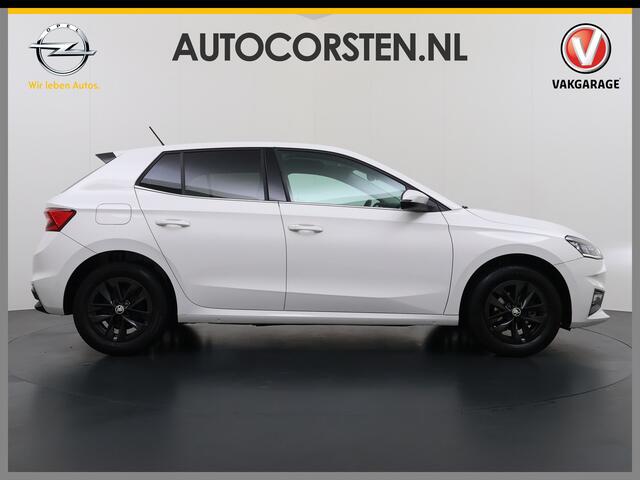 Skoda FABIA 1.0TSI 96PK 5Drs Ecc Navi* Camera Stoelverwarming Apple Carplay Android Auto Cruise Control Pdc Lmv Isofix Privacyglas Led Smartlink Bluetooth Keyless Licht-/regensensor Mooie en complete Skoda Fabia 380 Liter kofferruimte