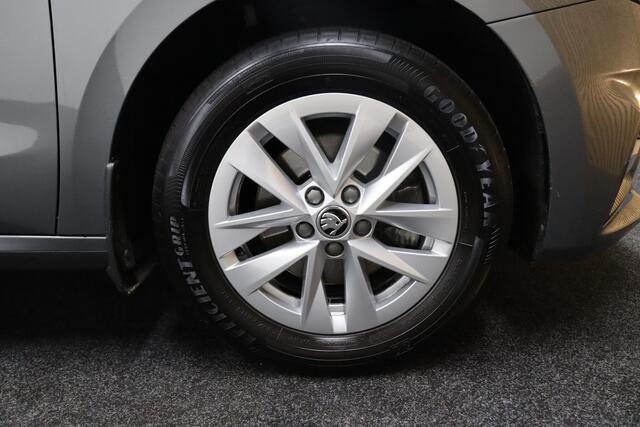 Skoda FABIA 1.0 TSI Automaat Business Edition | Cruise control | PDC voor en achter | Led | Maps Navigatie | Stoelverwarming