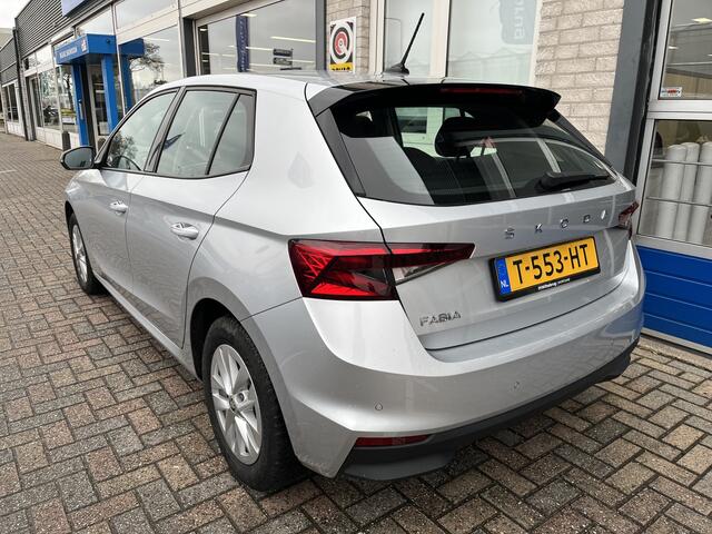 Skoda FABIA 1.0 TSI Ambition / AUTOMAAT/ GARANTIE TM 07-2027/ SMARTLINK/ PARKEER SENSOREN/ CRUISE CONTROL/ AIRCO/ DAB/ START-STOP SYSTEEM/ LANE-ASSIST/ ISOFIX/ 15'' LMV
