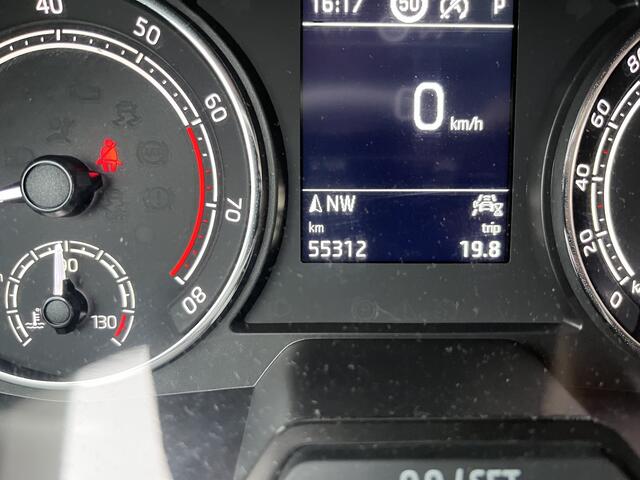 Skoda FABIA 1.0 TSI Ambition / AUTOMAAT/ GARANTIE TM 07-2027/ SMARTLINK/ PARKEER SENSOREN/ CRUISE CONTROL/ AIRCO/ DAB/ START-STOP SYSTEEM/ LANE-ASSIST/ ISOFIX/ 15'' LMV