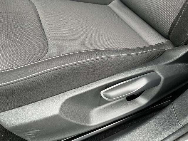 Skoda FABIA 1.0 TSI Ambition / AUTOMAAT/ GARANTIE TM 07-2027/ SMARTLINK/ PARKEER SENSOREN/ CRUISE CONTROL/ AIRCO/ DAB/ START-STOP SYSTEEM/ LANE-ASSIST/ ISOFIX/ 15'' LMV