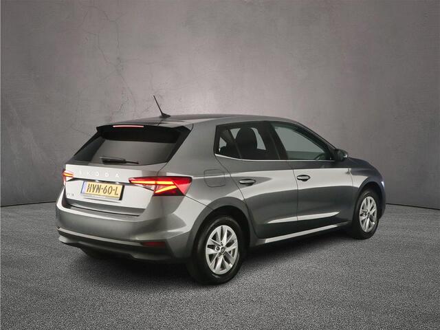 Skoda FABIA Business Edition 1.0 TSI 95pk Cruise control, Achteruitrijcamera, LED koplampen, Parkeersensoren, App connect, Bluetooth, DAB, Radio, Airco