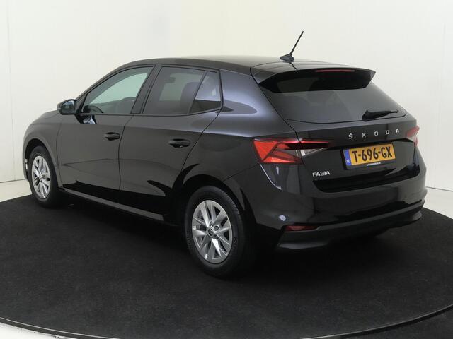 Skoda FABIA 1.0 TSI Ambition | Parkeersensoren | Adaptieve cruise control | CarPlay | Airco | Elektrisch inklapbare buitenspiegels |