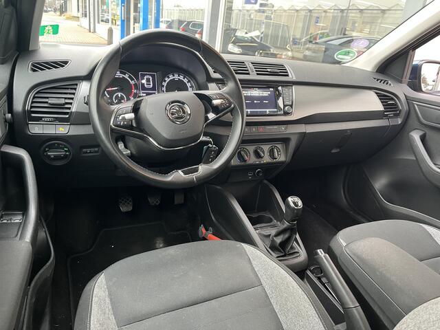 Skoda FABIA Combi 1.0 TSI Business Edition PARKEER SENSOREN V+A/ TREKHAAK/ SMARTLINK/ CRUISE CONTROL/ STOELVERWARMING/ DAB/ NAVI/ AIRCO/ 16'' LMV