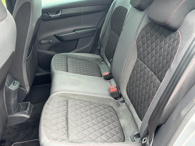 Skoda FABIA Combi 1.0 TSI Business Edition Stoelverwarming, Trekhaak & App-Connect