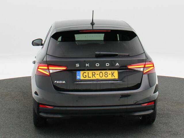 Skoda FABIA 1.0 TSi Selection | Parkeersensoren | Airco | Carplay | DAB | 15 Inch | 21.939 Km !!