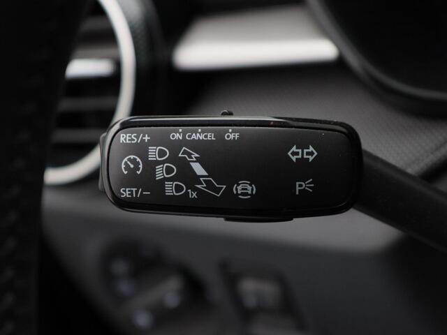 Skoda FABIA 1.0 TSi Selection | Parkeersensoren | Airco | Carplay | DAB | 15 Inch | 21.939 Km !!