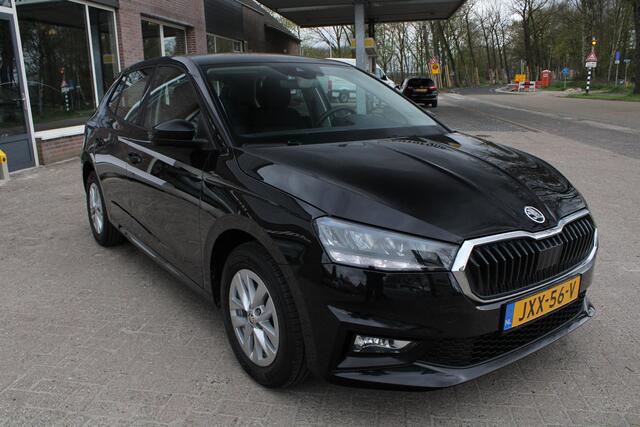 Skoda FABIA 1.0 TSI Carplay, Volledig digitaal, Achteruitrijcamera, NAVI, Stoelverwarming, CC, LED, Keyless, Parksens. V en A, 15" LMV