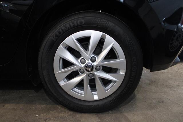 Skoda FABIA 1.0 TSI Carplay, Volledig digitaal, Achteruitrijcamera, NAVI, Stoelverwarming, CC, LED, Keyless, Parksens. V en A, 15" LMV