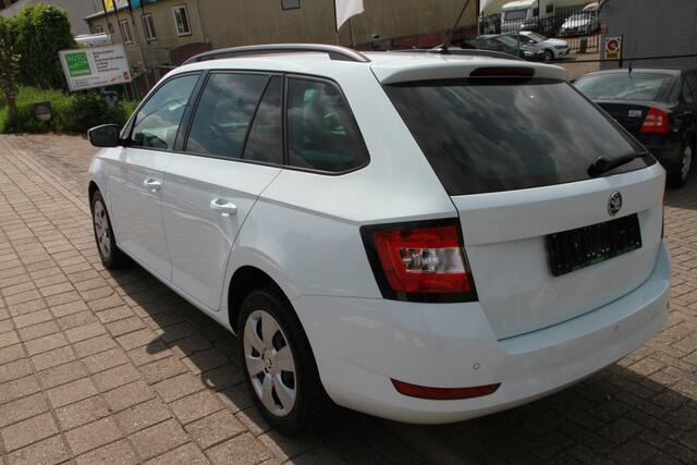 Skoda FABIA Combi 1.0 TSI Ambition NAVIGATIE | AIRCO | Apple CarPlay | Achteruitrijcamera |