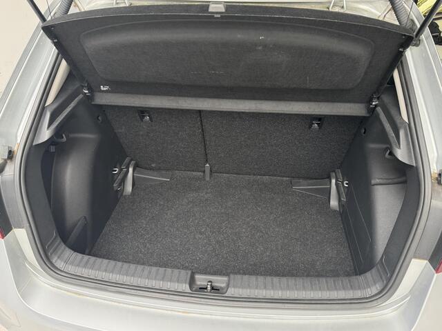 Skoda FABIA 1.0 TSI Ambition | Apple Carplay/Android Auto | Cruise Control Adaptief | PDC | Lichtmetalen Velgen |