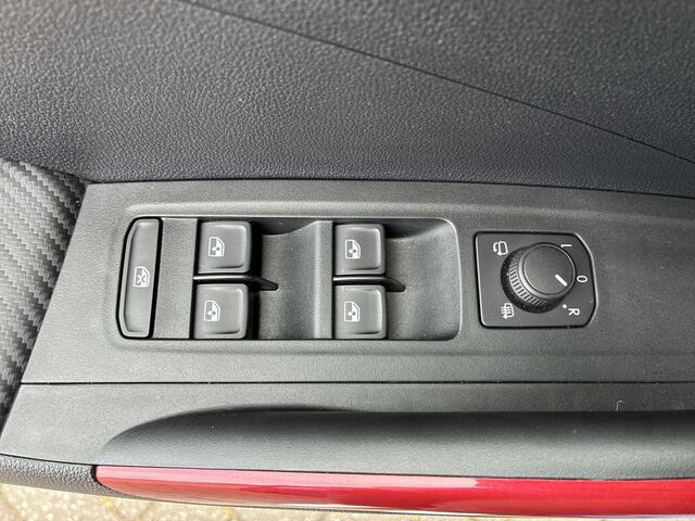 Skoda FABIA 1.0 TSI 115pk DSG Monte Carlo · Camera · Keyless · Apple/Android Car Play · Stoelverwarming · Sportstoelen · 17"Velgen · Garantie t/m 14-08-2029 of 100.000km