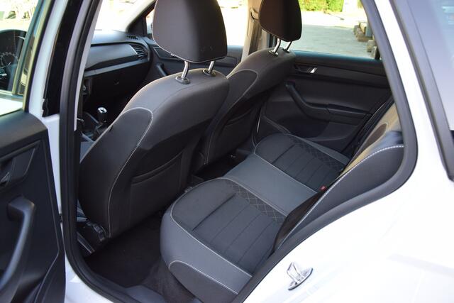 Skoda FABIA Combi 1.0 TSI 96PK Ambition | Org. NL | Incl. BOVAG Garantie | Adaptive Cruise Control | Parkeersensoren V&A | 16'' Velgen | Automatische Airco | Apple Carplay/Android Auto |