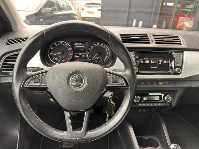 Skoda FABIA 1.2 TSI Drive 90PK | 1e Eigenaar | NL AUTO | Trekhaak | Parkeersensoren | APK tot 20-05-2027 | DAB+ | Climate Control | Cruise Control | Privacy Glass | Navigatie | 2 Sleutels |