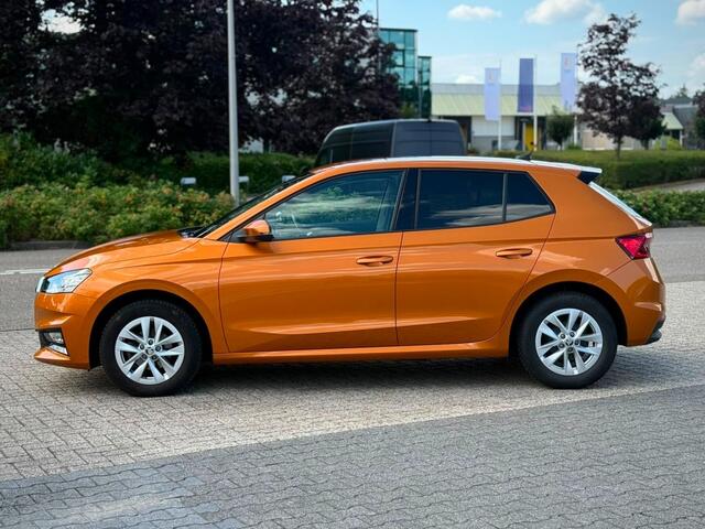 Skoda FABIA 1.0 TSI CARPLAY PDC VOOR EN ACHTER CRUISE AIRCO
