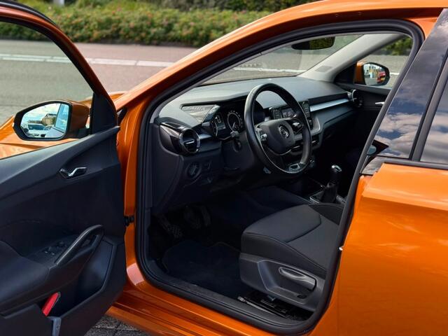 Skoda FABIA 1.0 TSI CARPLAY PDC VOOR EN ACHTER CRUISE AIRCO
