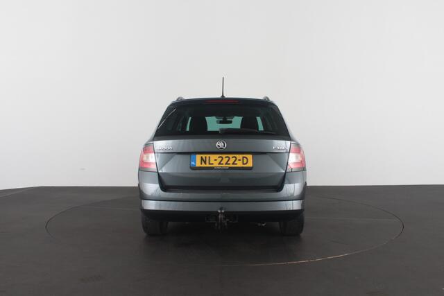 Skoda FABIA Combi 1.2 TSI Drive > Trekhaak/All season banden/Apple CarPlay / Android Auto