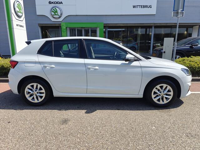 Skoda FABIA 1.0 TSI Selection / App-connect / Parkeersensoren achter / Cruise control