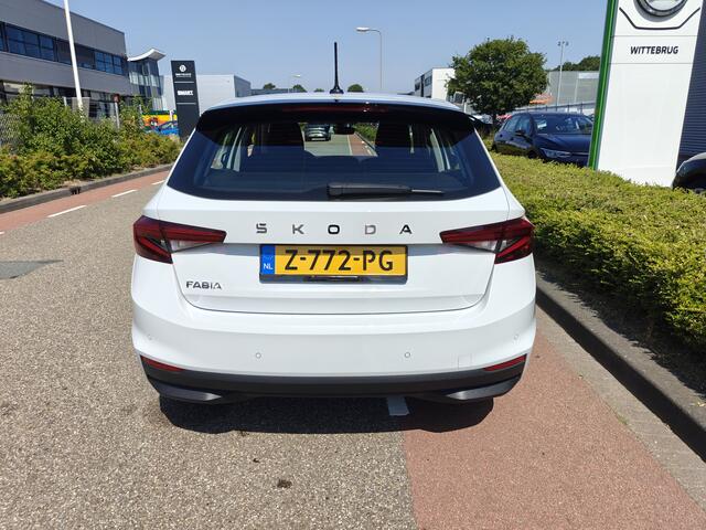 Skoda FABIA 1.0 TSI Selection / App-connect / Parkeersensoren achter / Cruise control