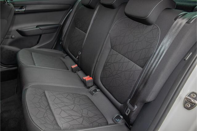 Skoda FABIA 1.0 TSI Clever, Origineel NL, Navigatie, PDC, Airco, Cruise control.