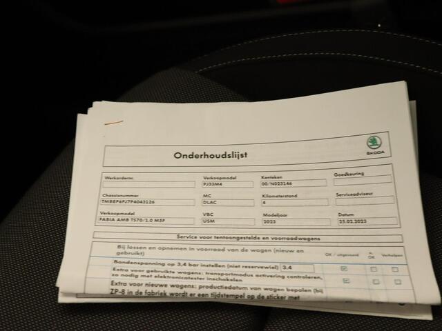 Skoda FABIA 1.0 TSI Ambition - ORIGINEEL NEDERLANDSE AUTO - AIRCO - APPLE CARPLAY/ ANDROID AUTO - PARKEERSENSOREN ACHTER - CRUISE CONTROL - 4 X ELEKTRISCHE RAMEN - BUITENSPIEGELS ELEKTRISCH VERSTELBAAR EN VERWARMBAAR - LAGE KILOMETERSTAND