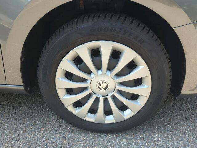 Skoda FABIA Combi 1.0 TSI 95pk Ambition / Navigatie / Parkeersensoren Achter