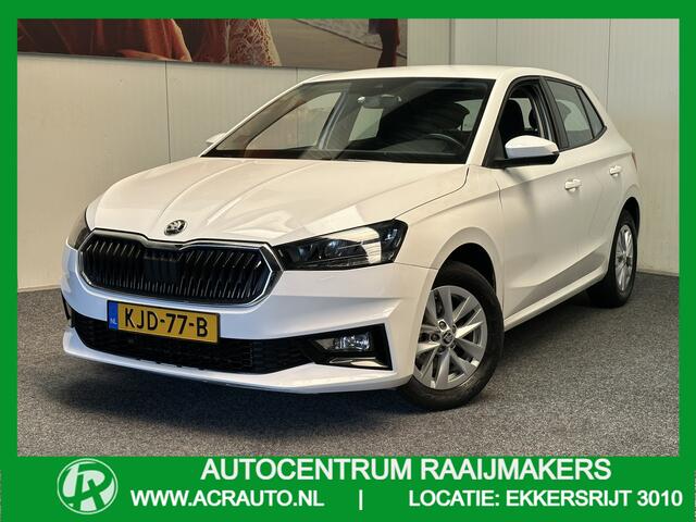 Skoda FABIA 1.0 TSI AMBITION CRUISE CONTROL AIRCO APPLE CARPLAY/ANDROID BLUETOOTH TELEFOON RIJSTROOKSENSOREN 15" LICHTMETALEN VELGEN PDC ZEER MOOI !!