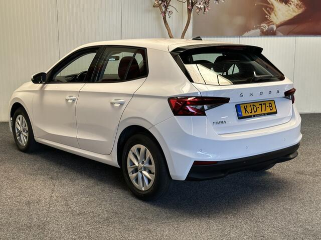 Skoda FABIA 1.0 TSI AMBITION CRUISE CONTROL AIRCO APPLE CARPLAY/ANDROID BLUETOOTH TELEFOON RIJSTROOKSENSOREN 15" LICHTMETALEN VELGEN PDC ZEER MOOI !!
