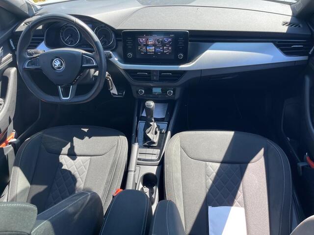 Skoda Kamiq 1.5 TSI ACT Sport Automaat Camera Panodak Alcantara Sportstoelen Carplay