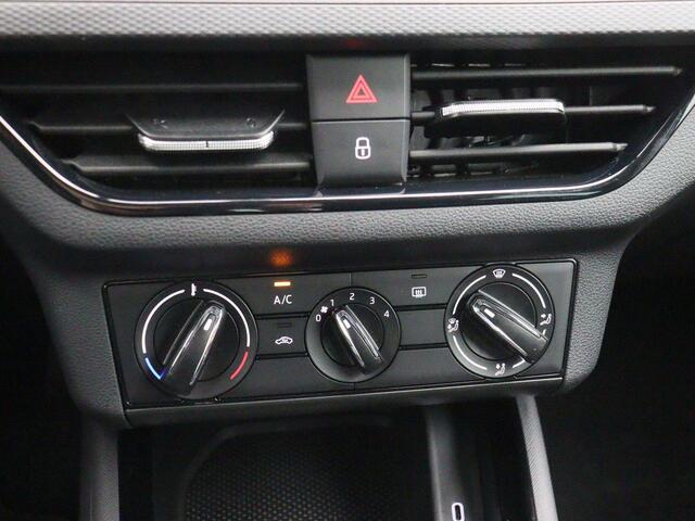Skoda Kamiq Ambition 1.0 TSI 110pk Cruise control, Parkeersensor achter, App connect, Airco, Bluetooth, DAB, Radio, LED koplampen