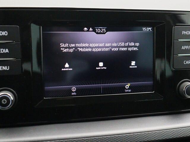 Skoda Kamiq Ambition 1.0 TSI 110pk Cruise control, Parkeersensor achter, App connect, Airco, Bluetooth, DAB, Radio, LED koplampen