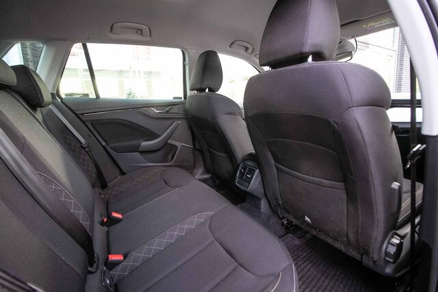 Skoda Kamiq 1.0 TSI Style - All-in rijklrps | Apple cp/Android auto
