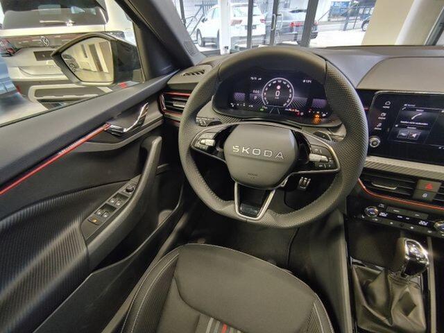 Skoda Kamiq 1.0 TSI DSG MONTE CARLO GLASDAK/TREKHAAK/CAMERA/CARPLAY/STOELVER